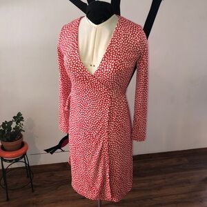 Size 2 red & white heart pattern wrap dress. NWT fitted, flowy, Valentines, date
